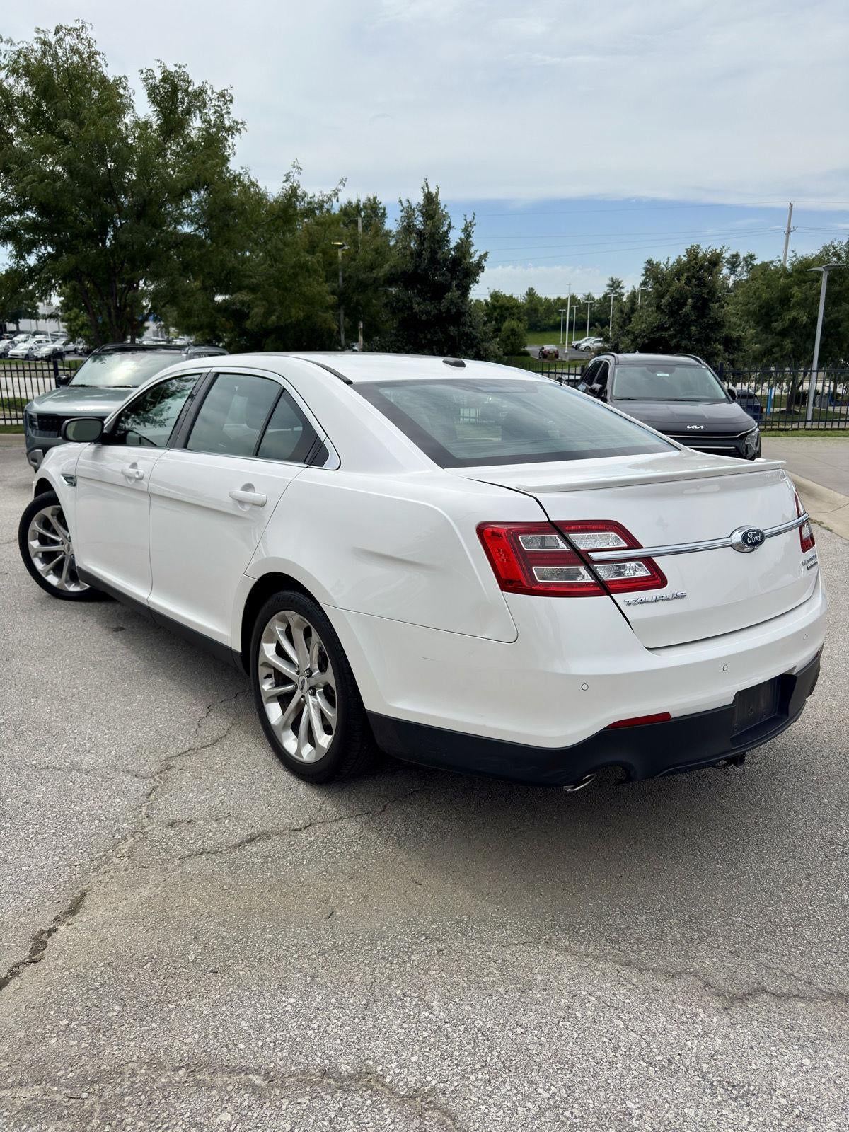 2016 Ford Taurus LIMITED