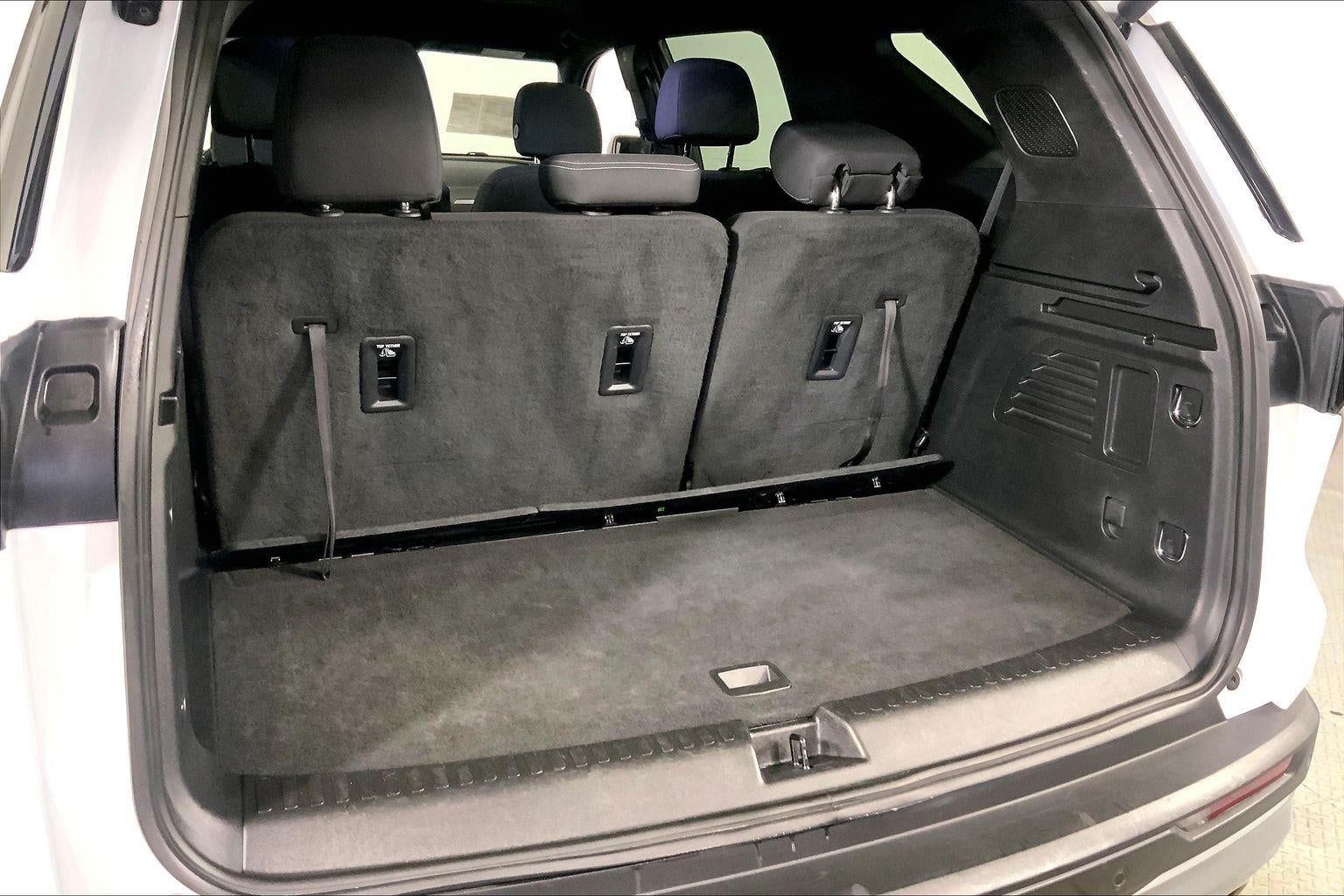 2024 Chevrolet Traverse AWD LT