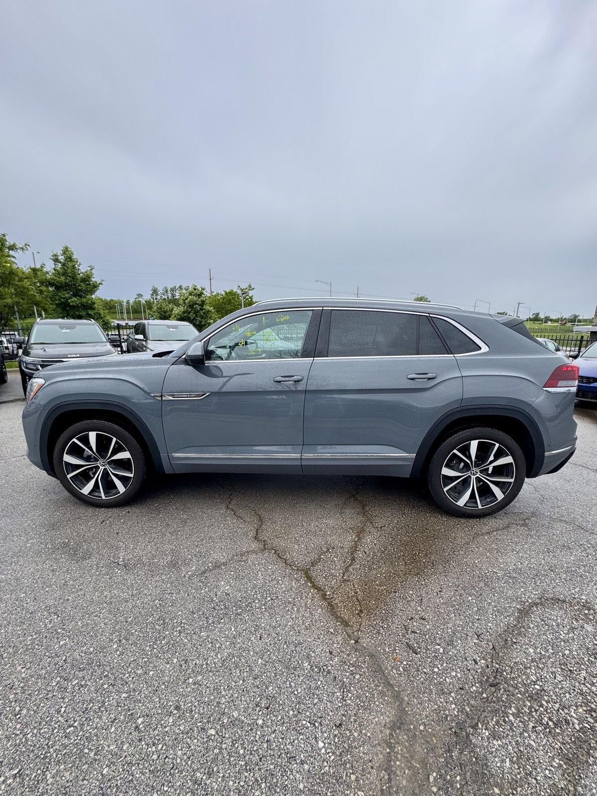 2024 Volkswagen Atlas Cross Sport 2.0T SEL Premium R-Line