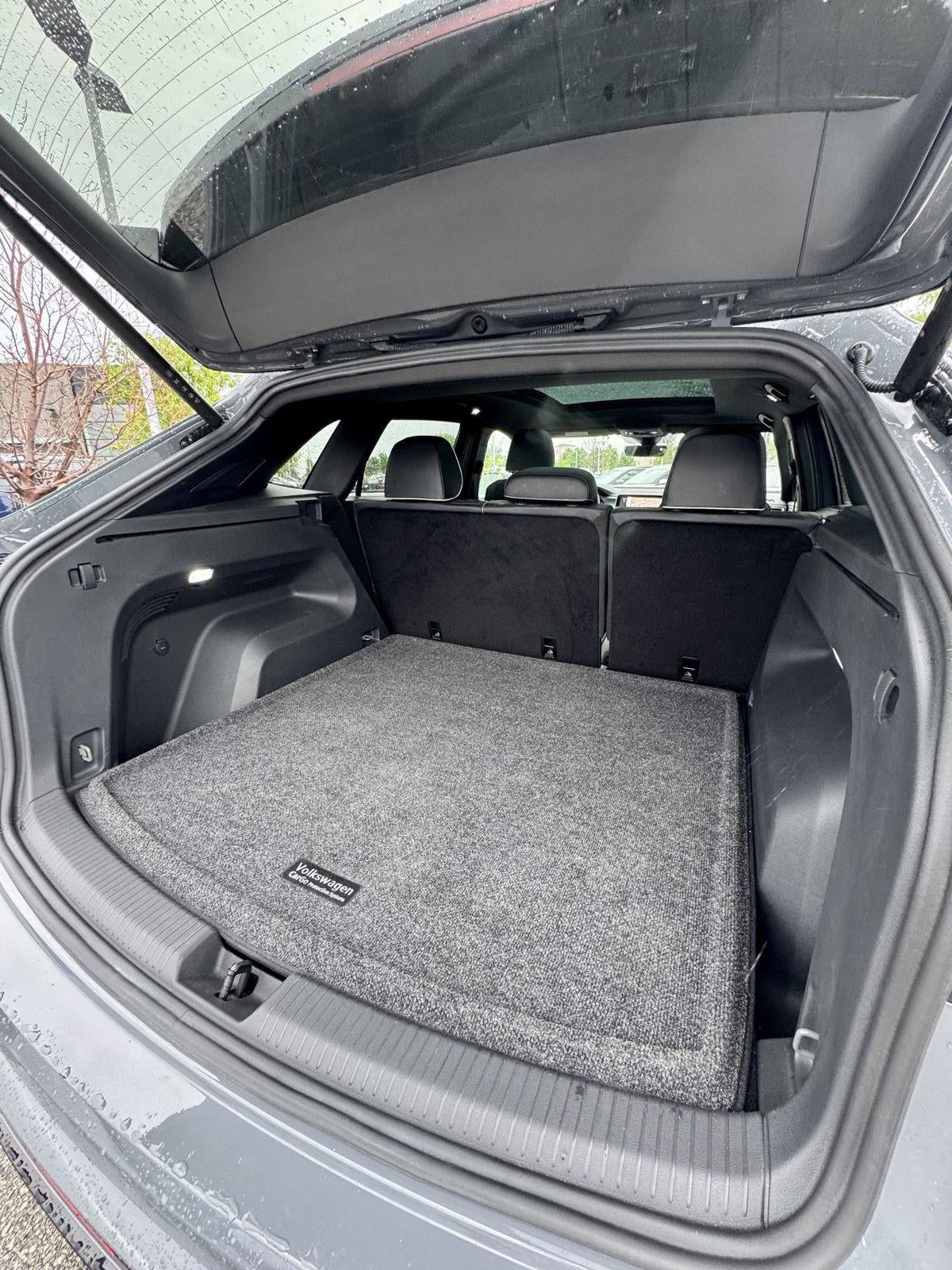 2024 Volkswagen Atlas Cross Sport 2.0T SEL Premium R-Line