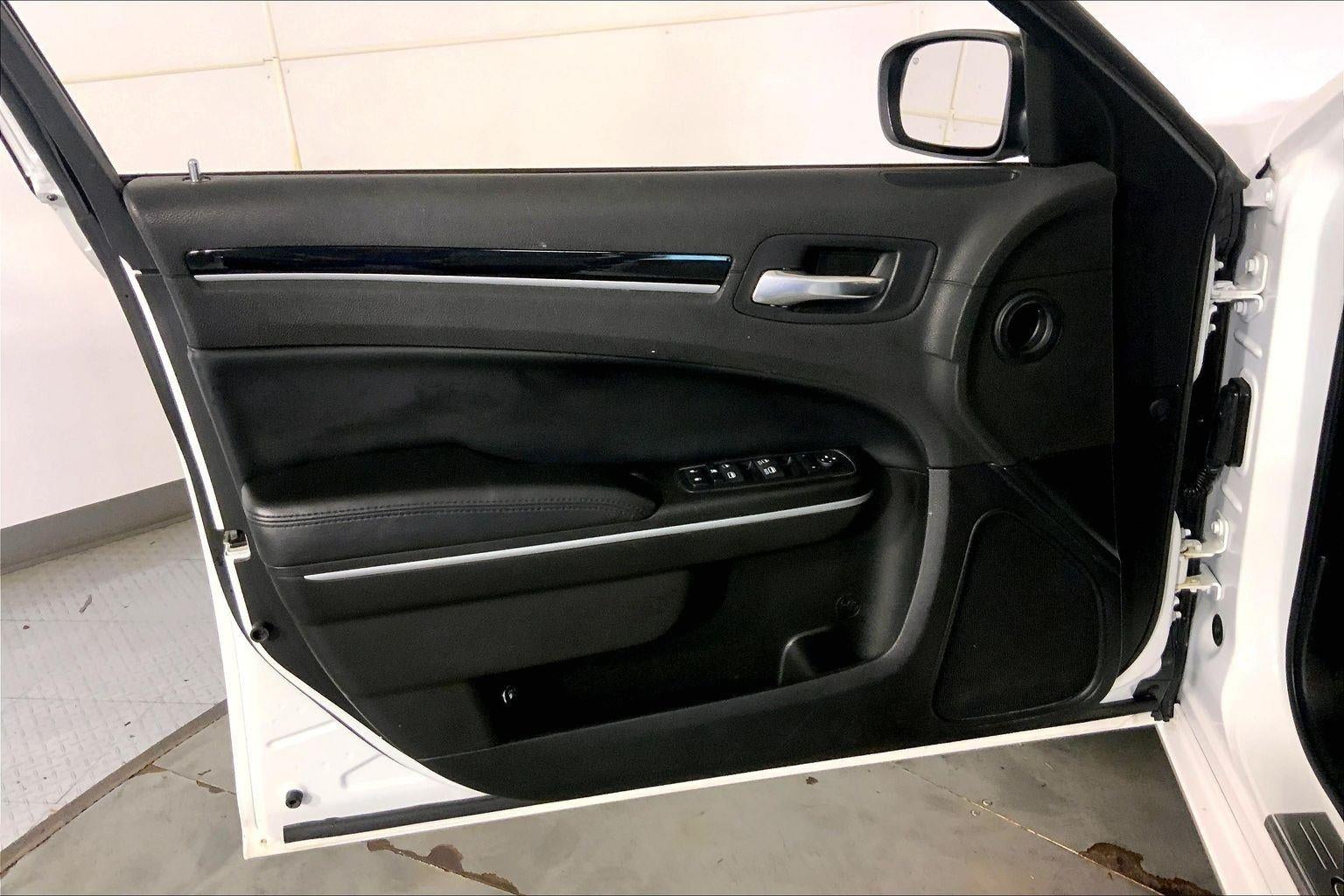 2023 Chrysler 300 Touring