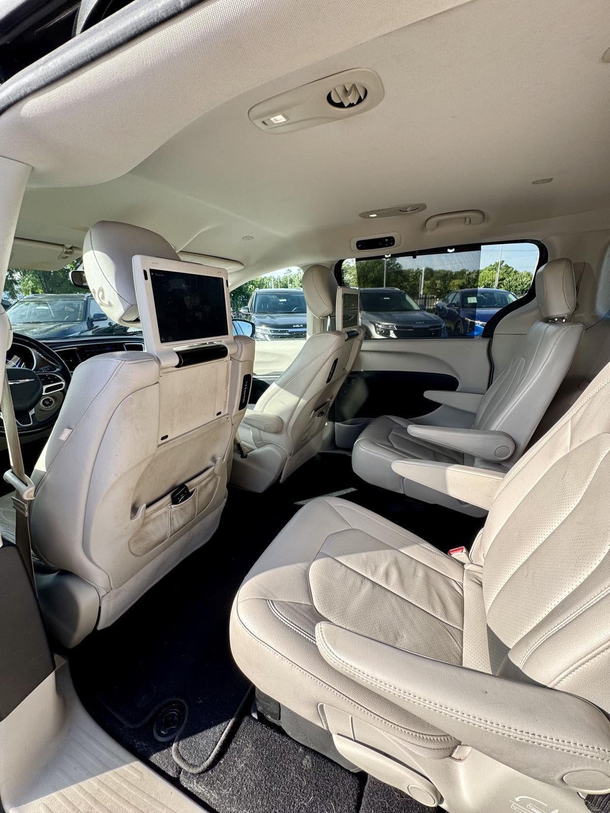 2017 Chrysler Pacifica Touring-L Plus