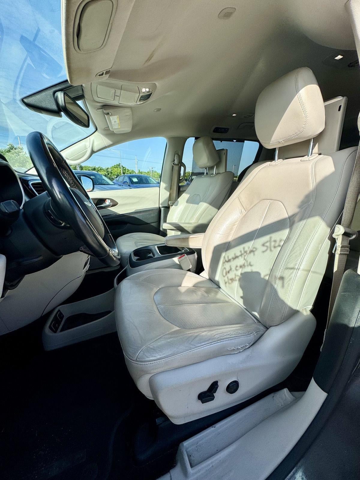 2017 Chrysler Pacifica Touring-L Plus