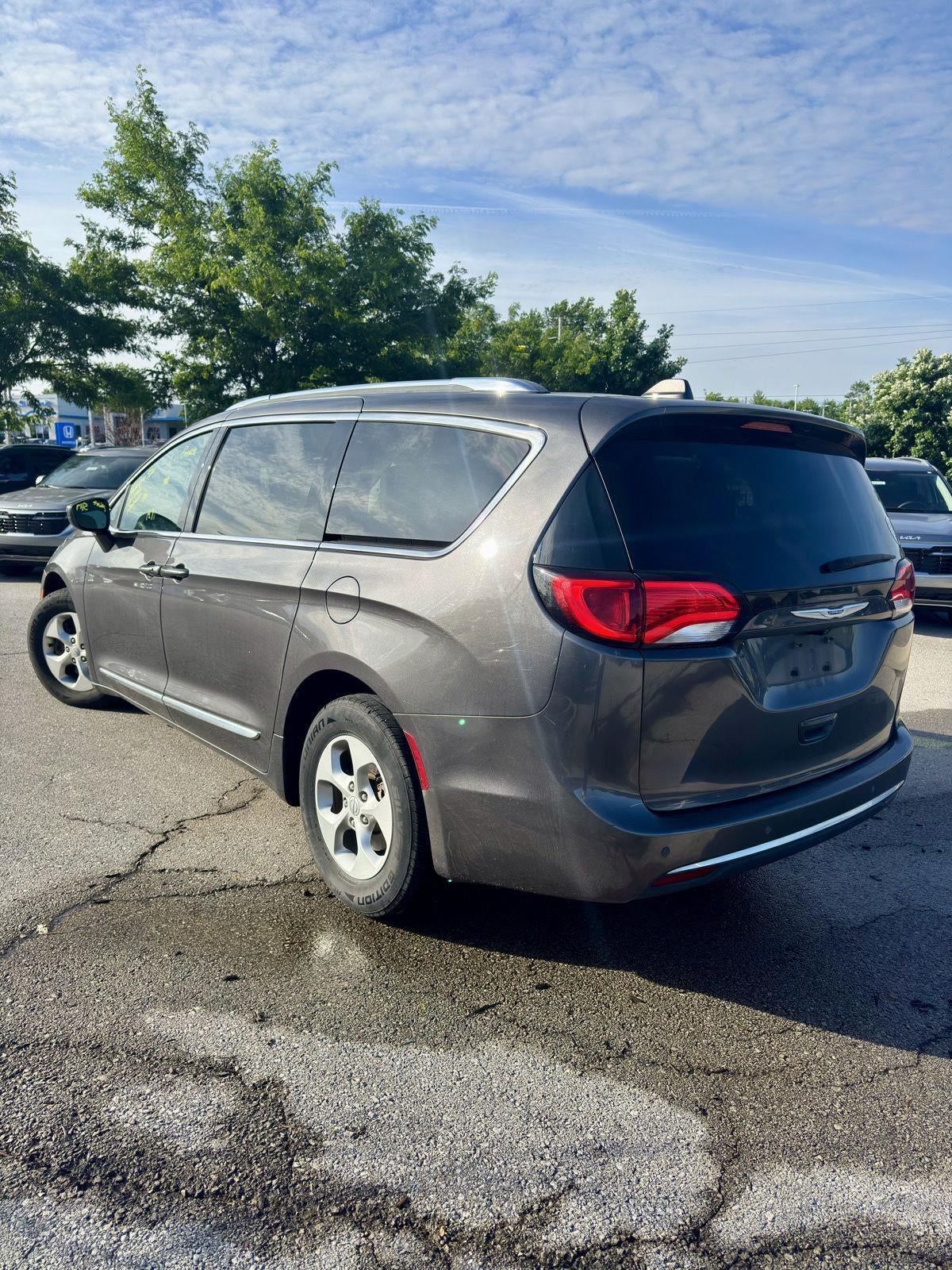2017 Chrysler Pacifica Touring-L Plus