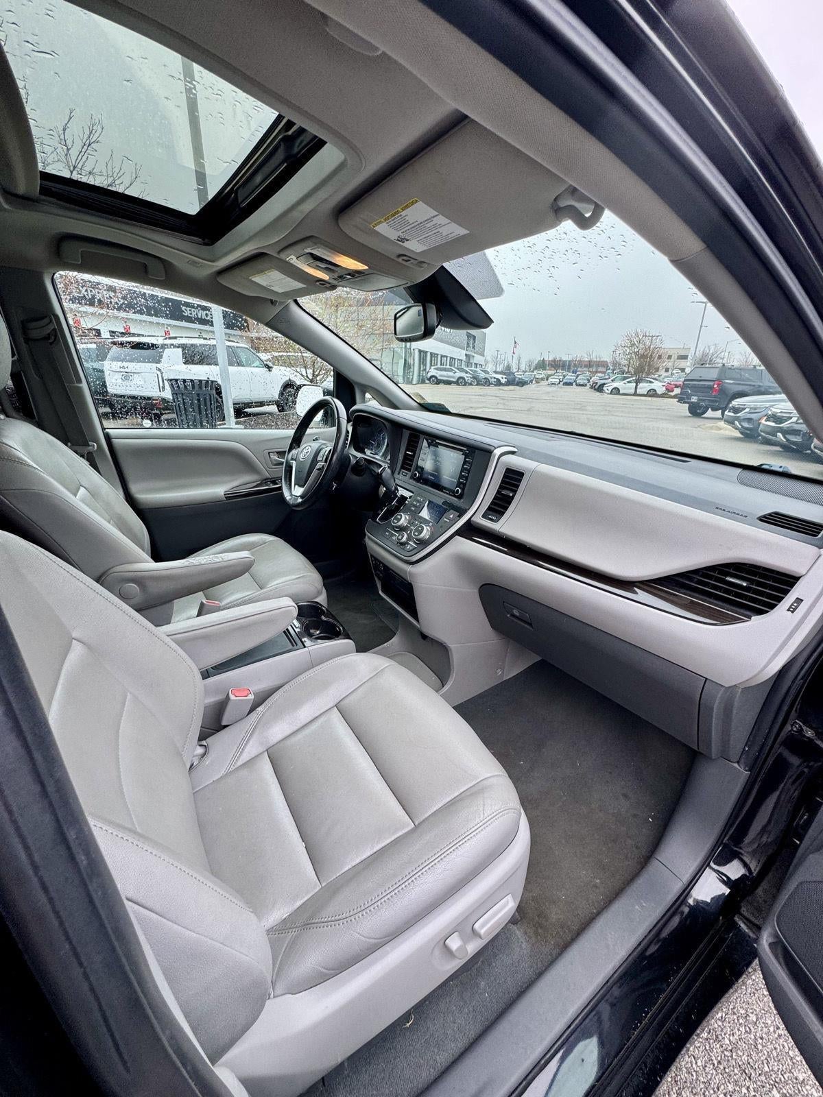 2020 Toyota Sienna XLE