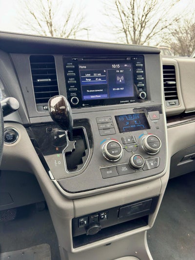 2020 Toyota Sienna XLE