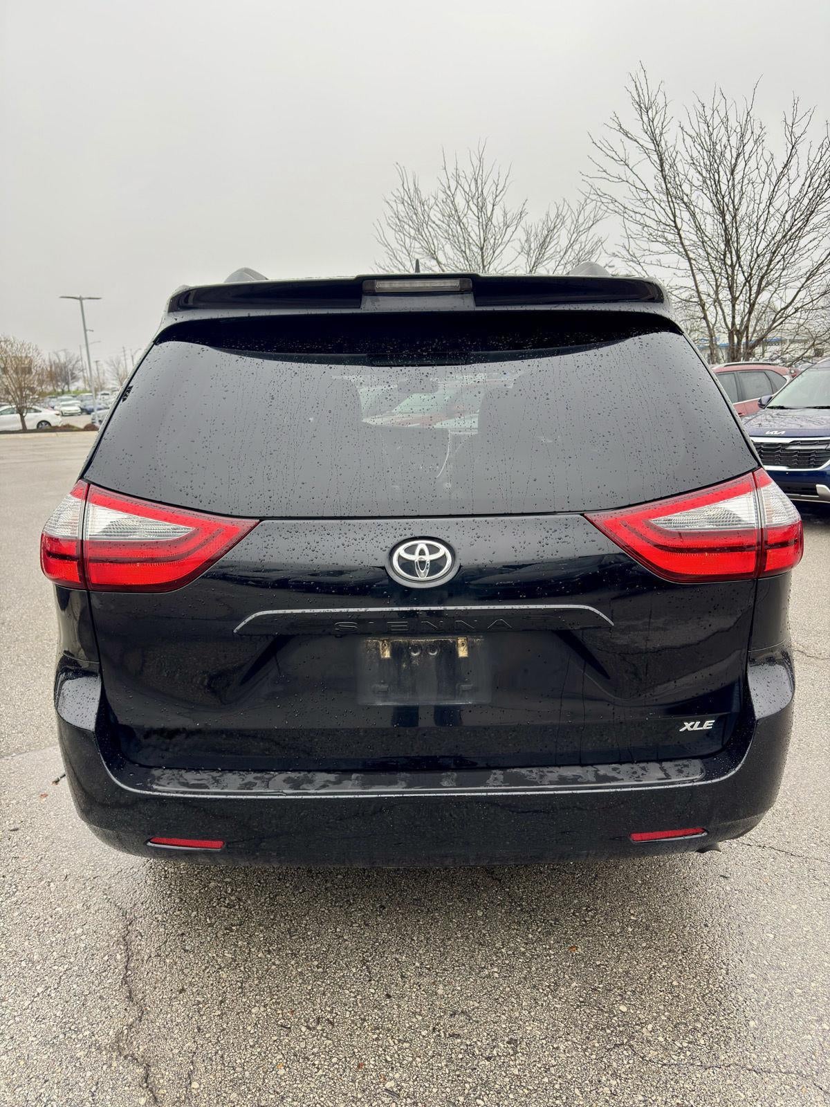 2020 Toyota Sienna XLE