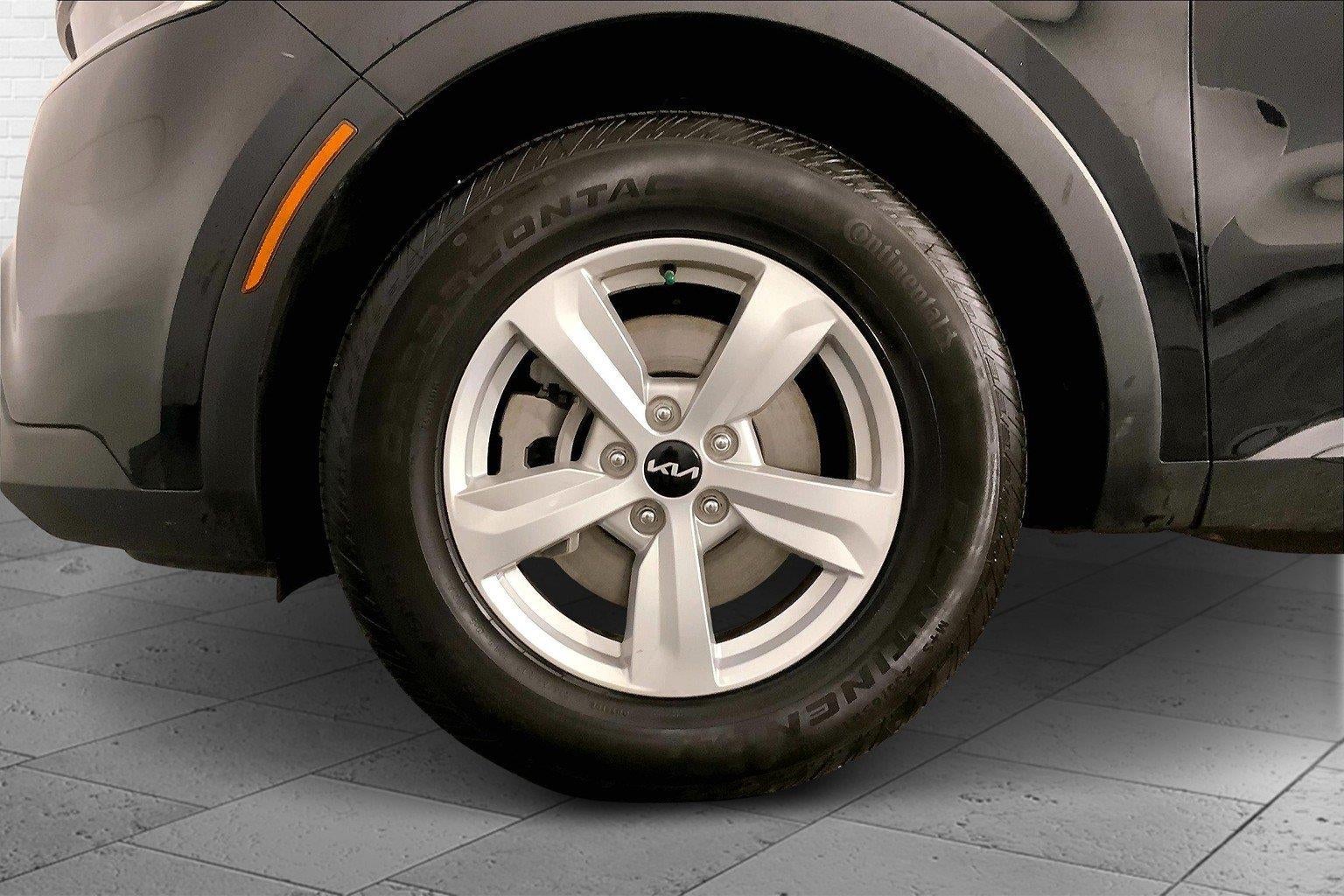 2023 Kia Sorento LX
