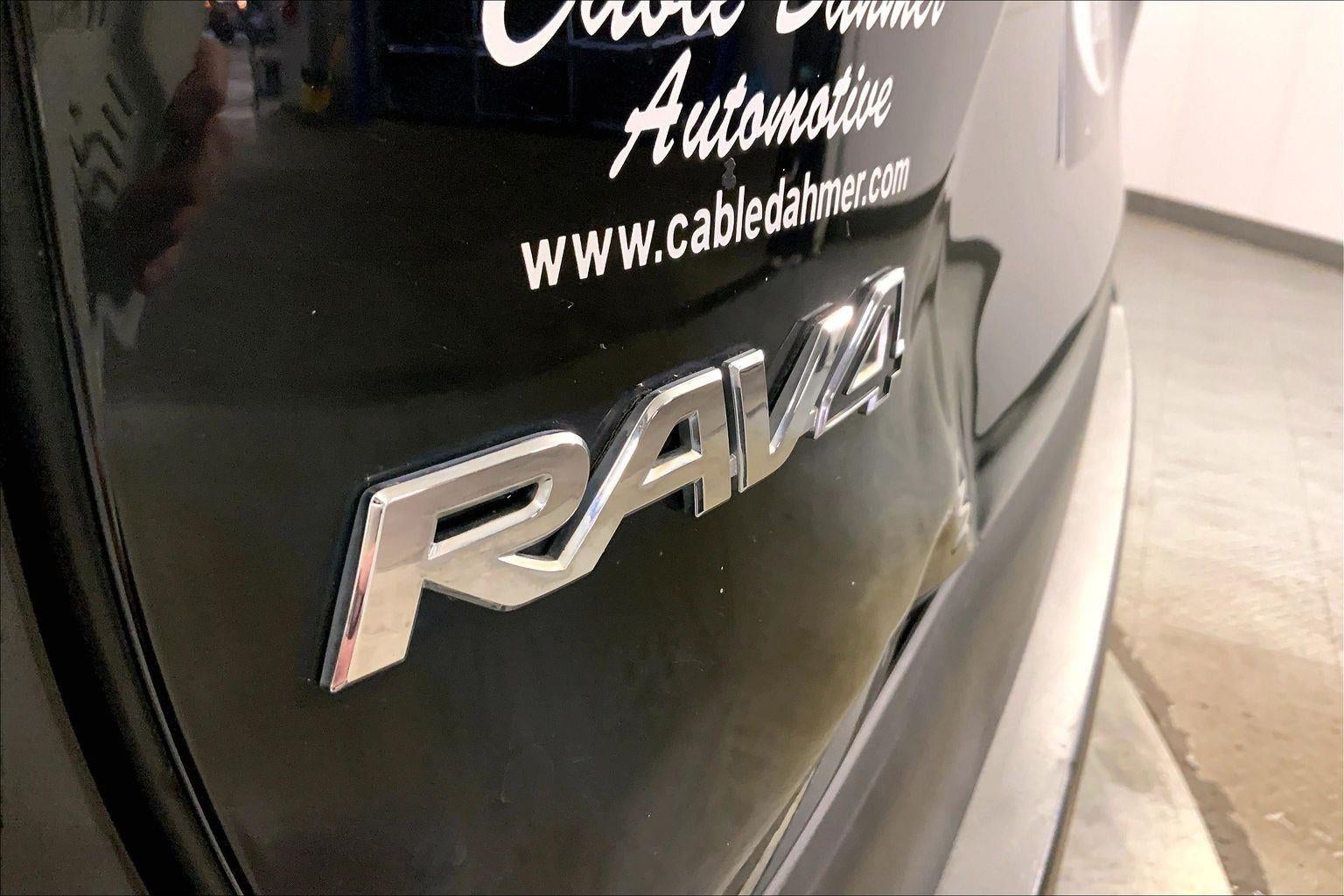 2019 Toyota RAV4 XLE Premium