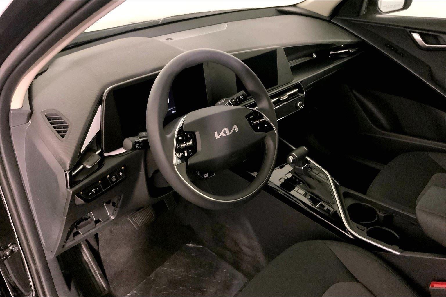 2025 Kia Niro LX