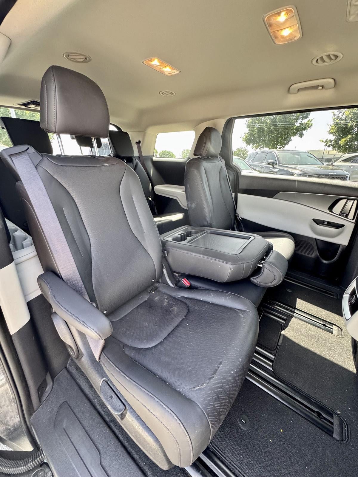 2024 Kia Carnival LX