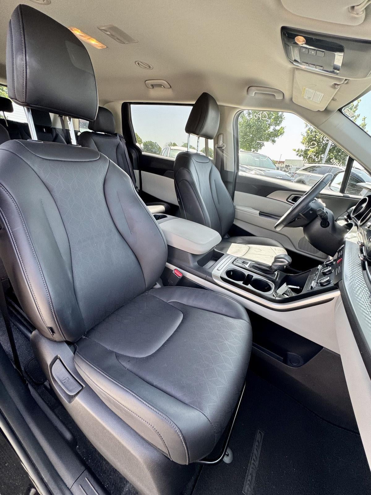 2024 Kia Carnival LX