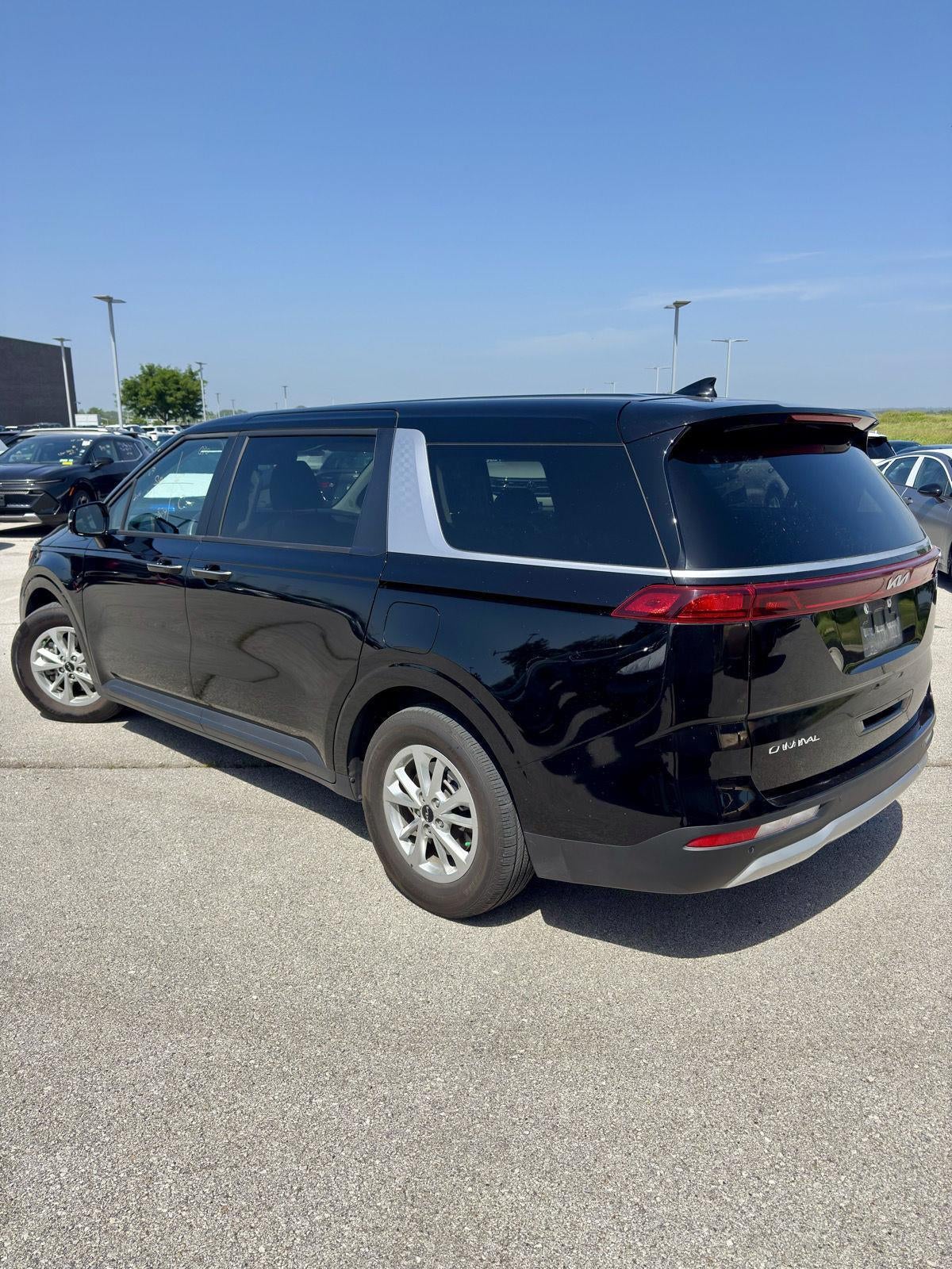 2024 Kia Carnival LX