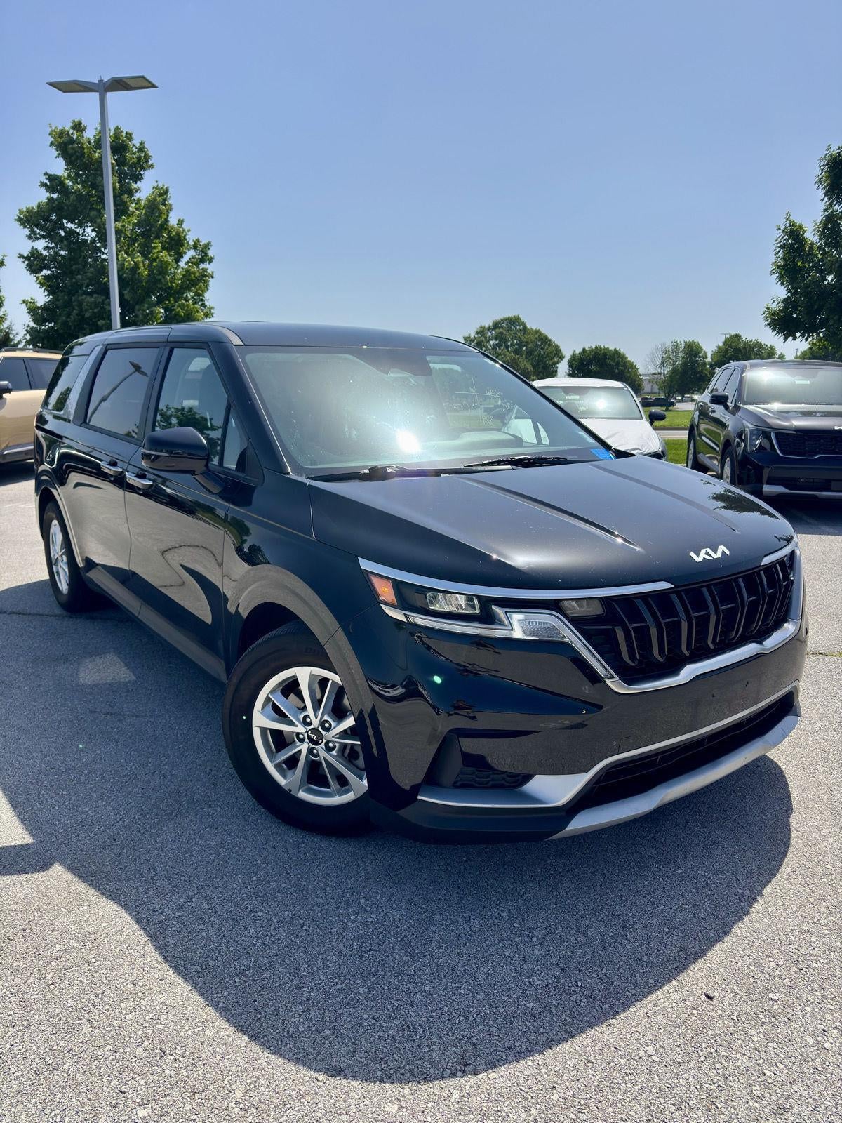 2024 Kia Carnival LX