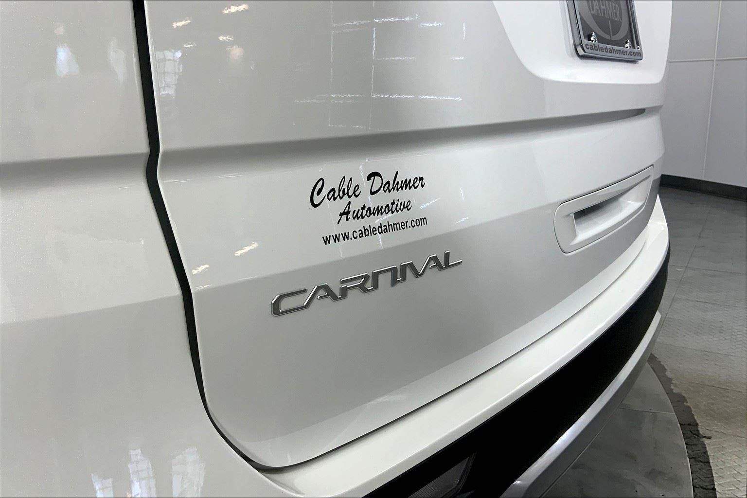 2023 Kia Carnival EX