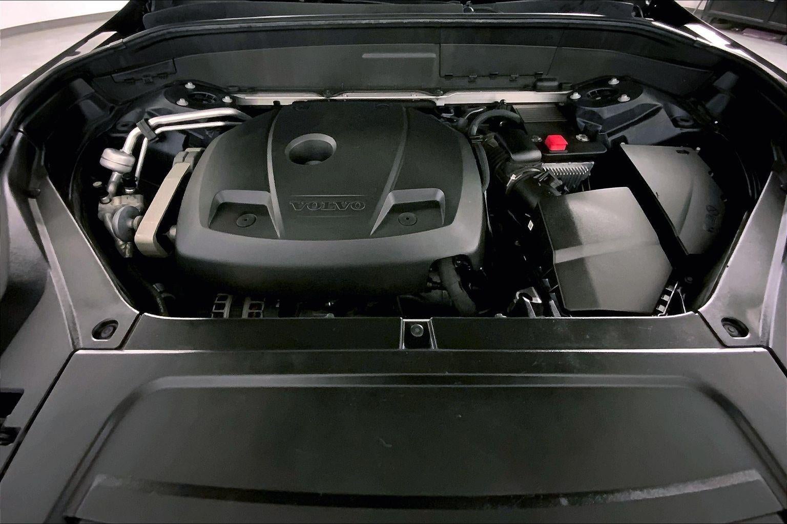 2016 Volvo XC90 T6 Momentum