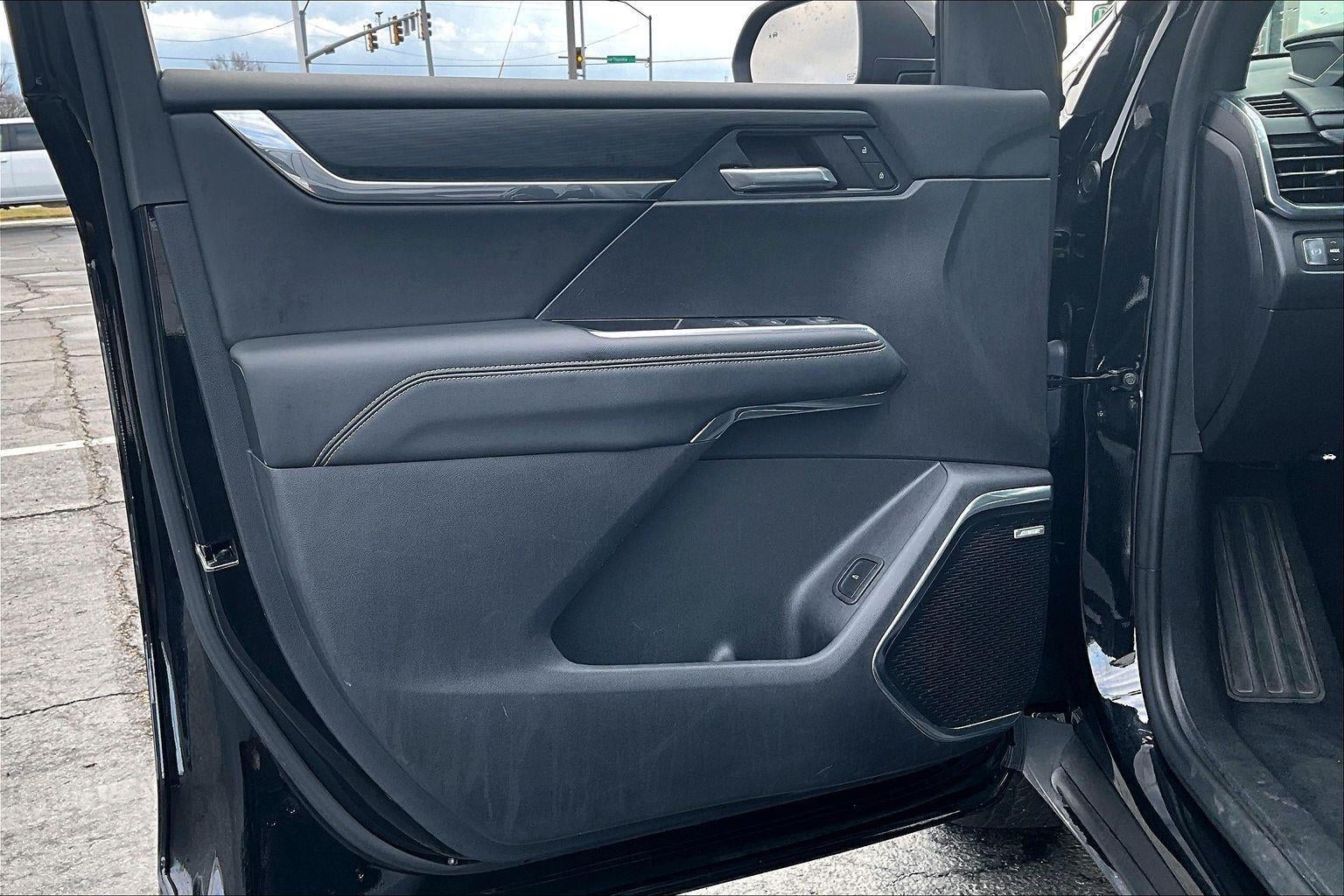 2024 GMC Acadia Elevation