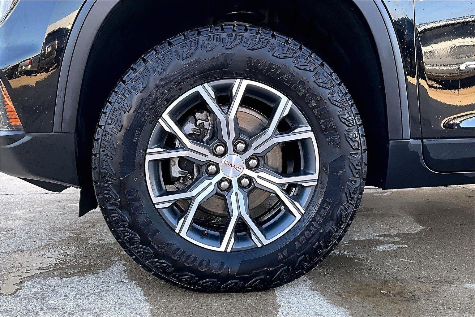 2024 GMC Acadia AT4