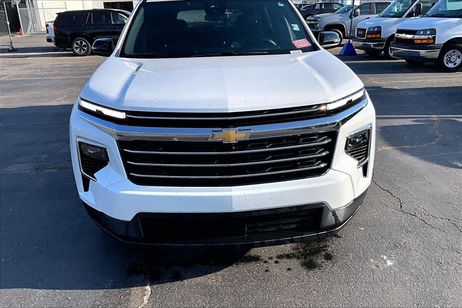 2025 Chevrolet Traverse LT