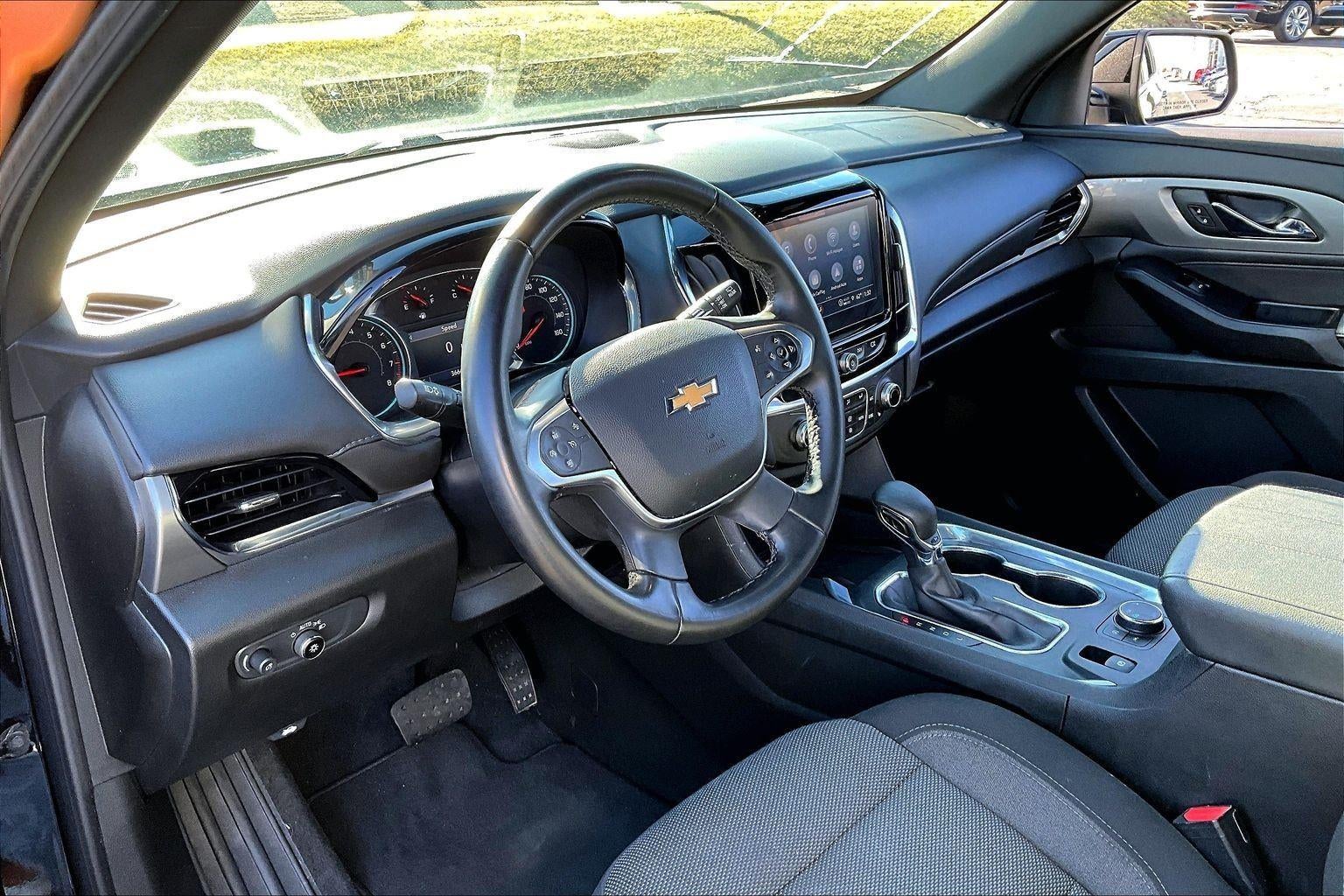 2023 Chevrolet Traverse LT Cloth