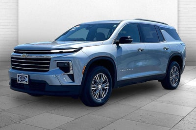 2025 Chevrolet Traverse LT