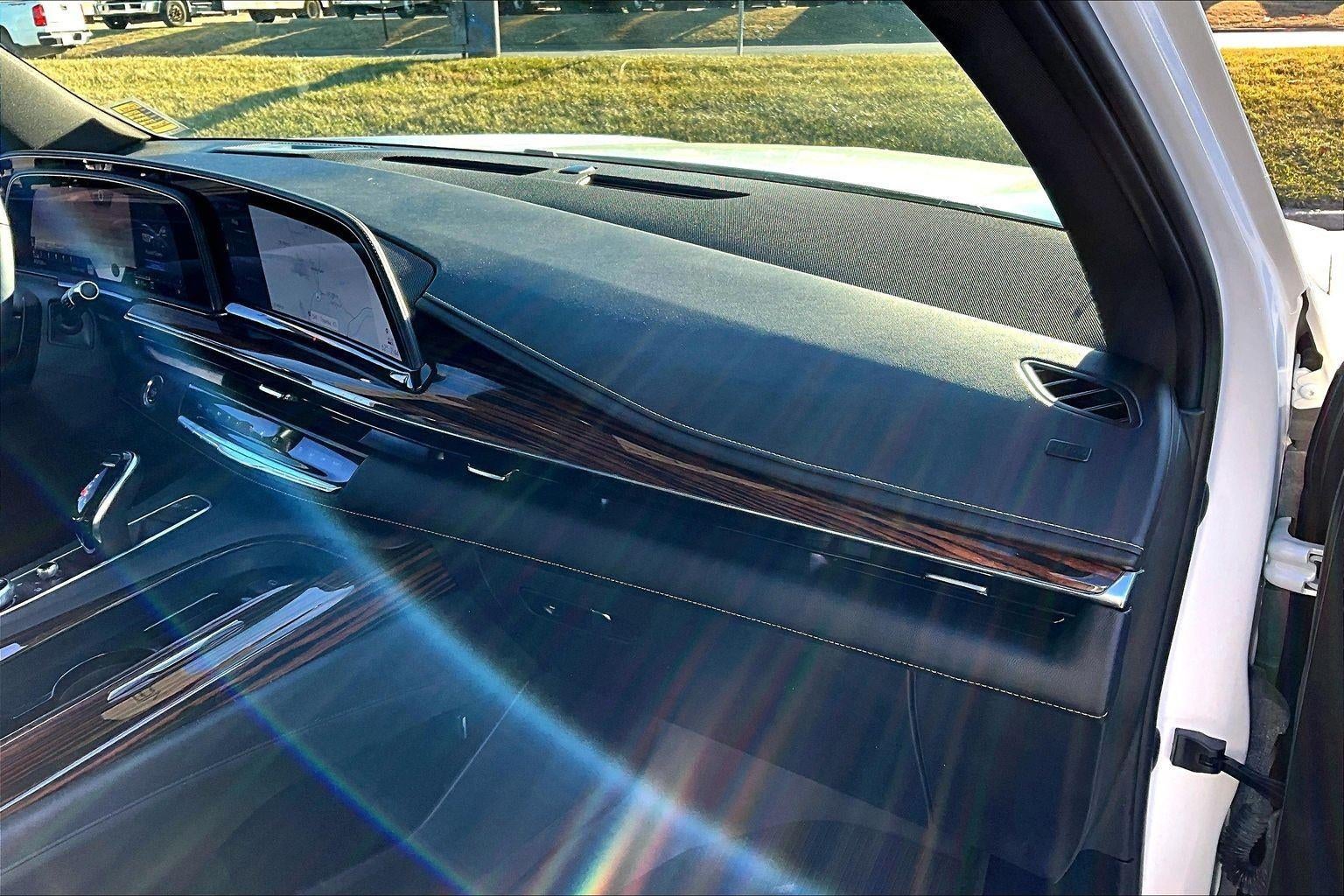 2023 Cadillac Escalade Luxury