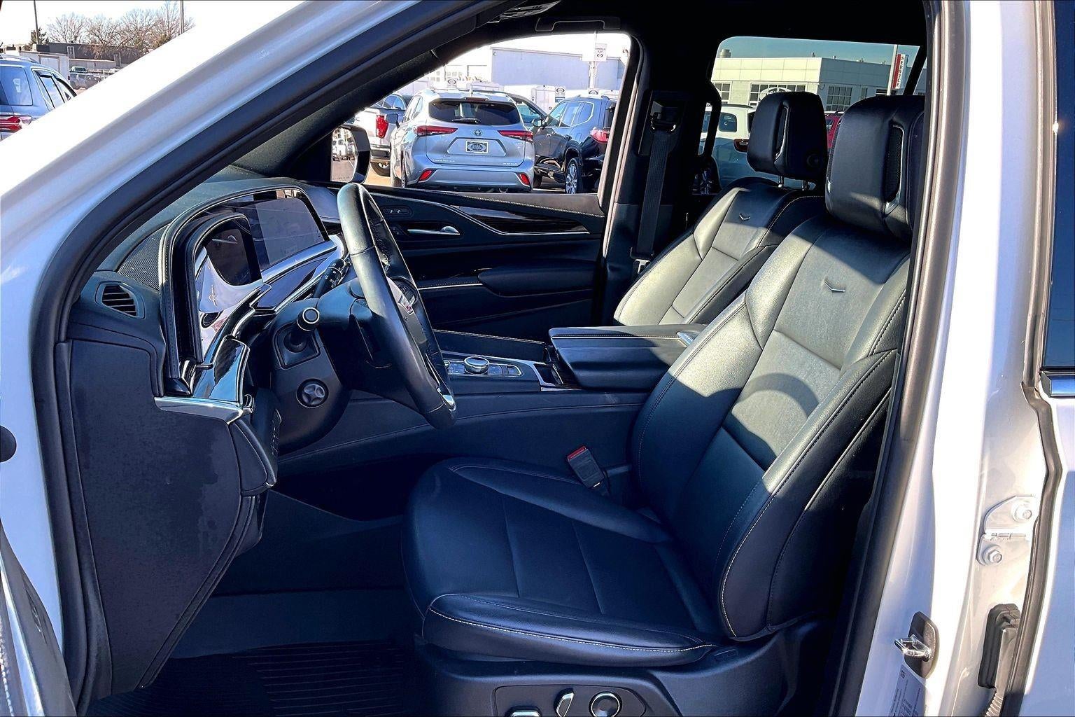 2023 Cadillac Escalade Luxury