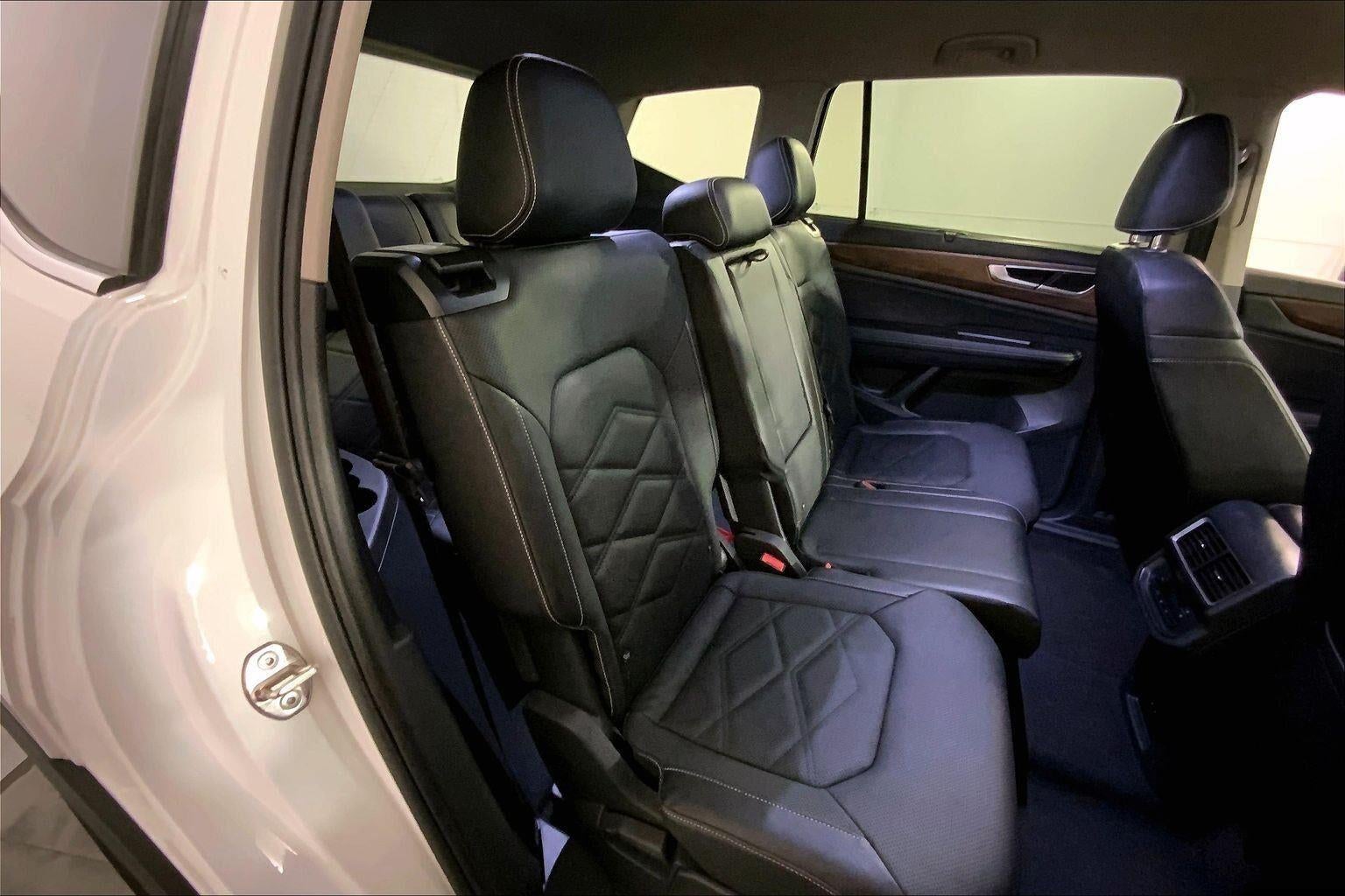 2025 Volkswagen Atlas 2.0T SE w/Technology