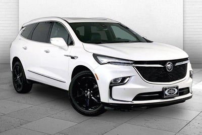 2023 Buick Enclave Essence