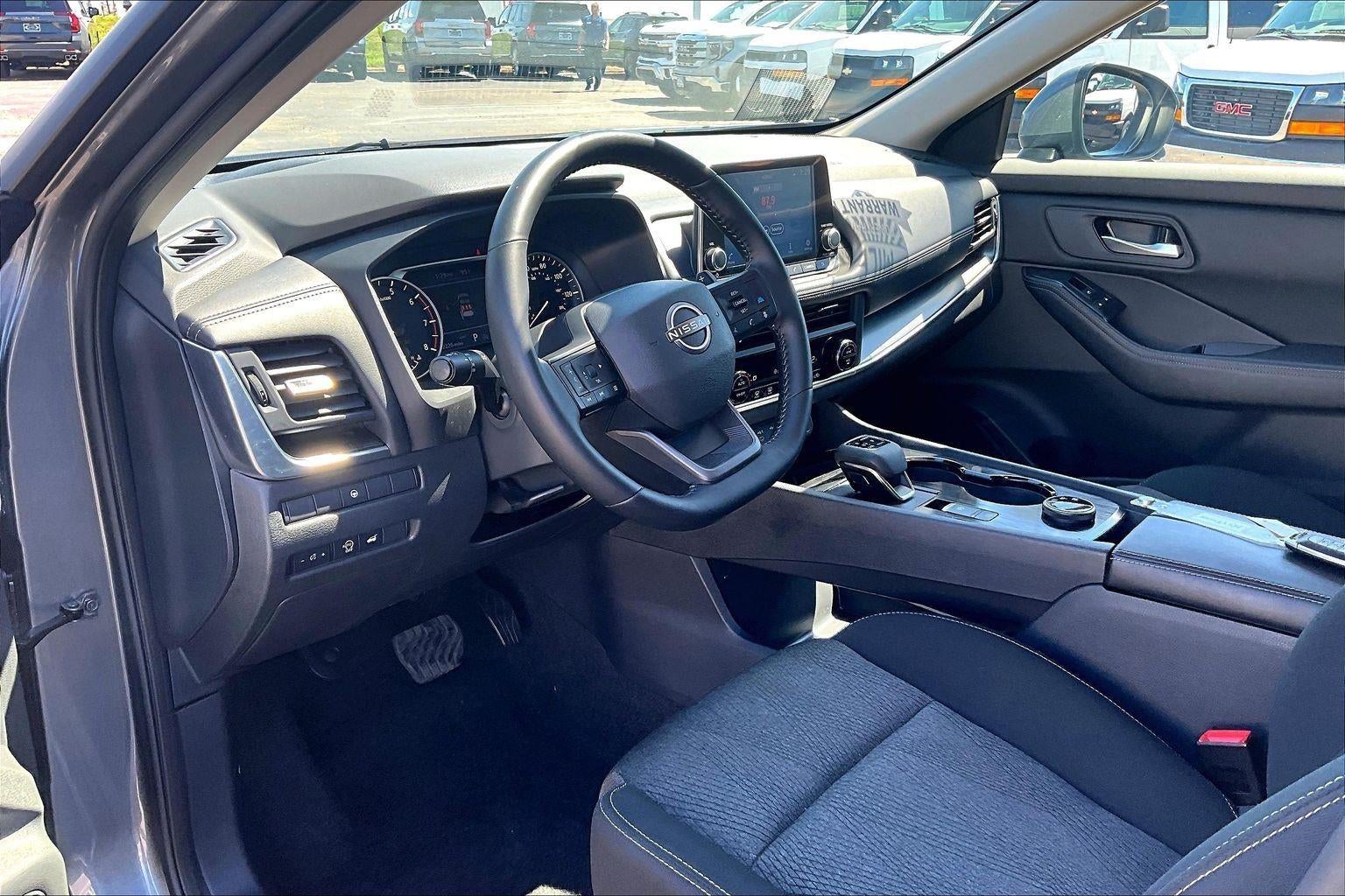 2025 Nissan Rogue SV