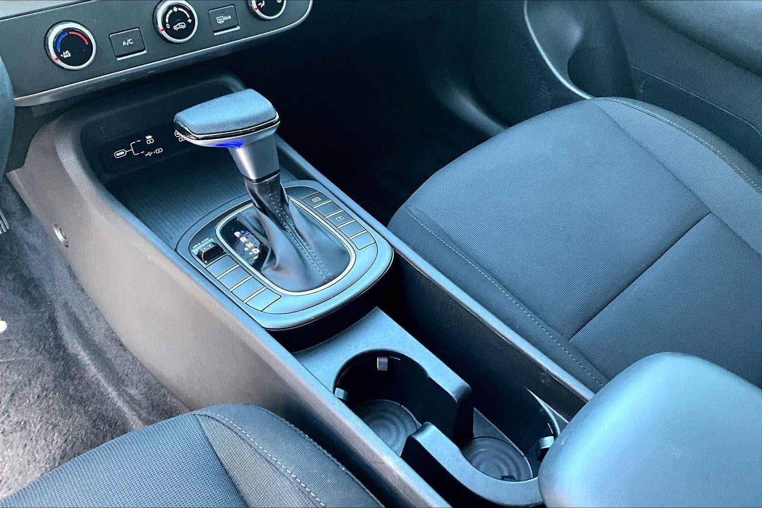 2025 Hyundai Kona SE