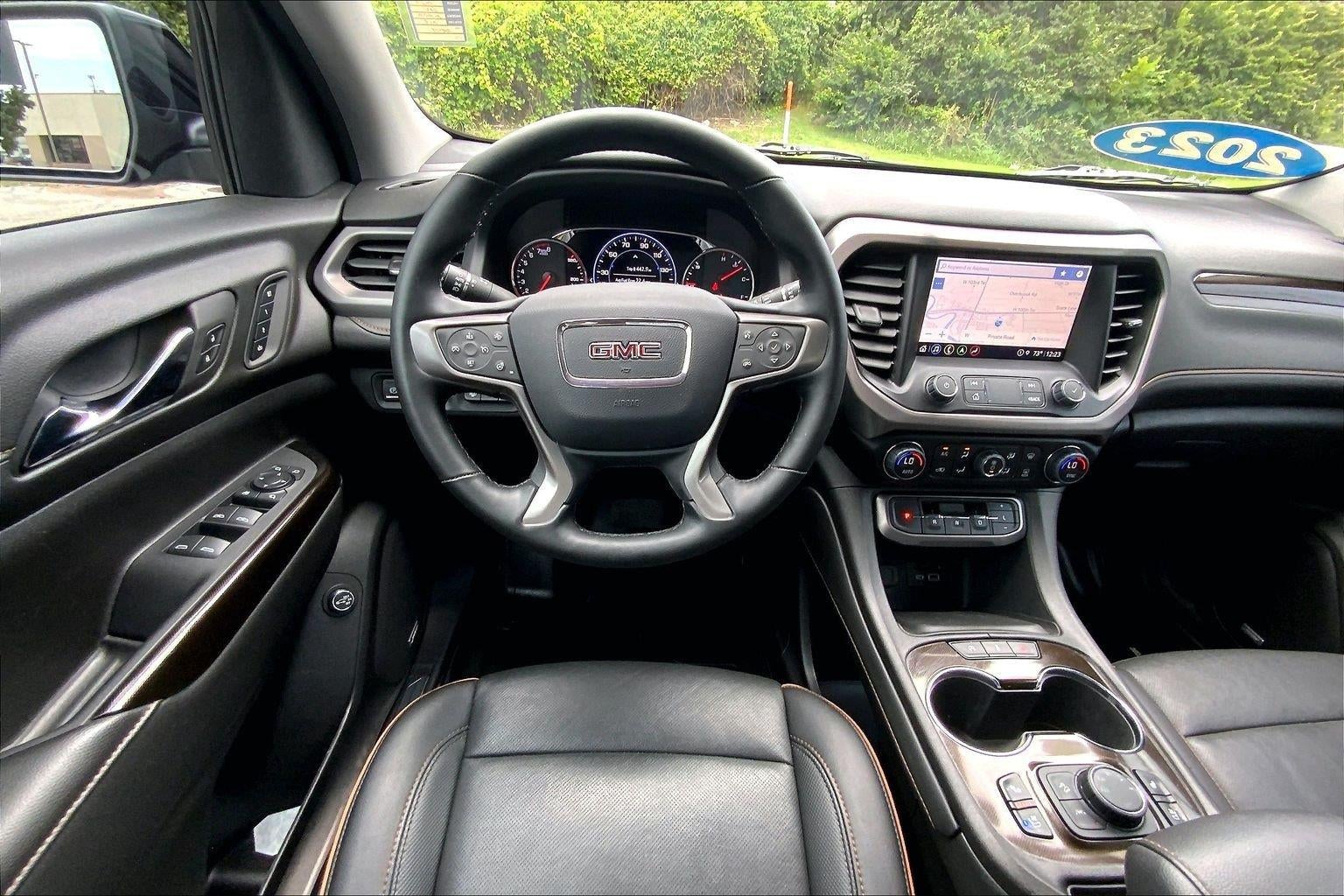 2023 GMC Acadia AT4