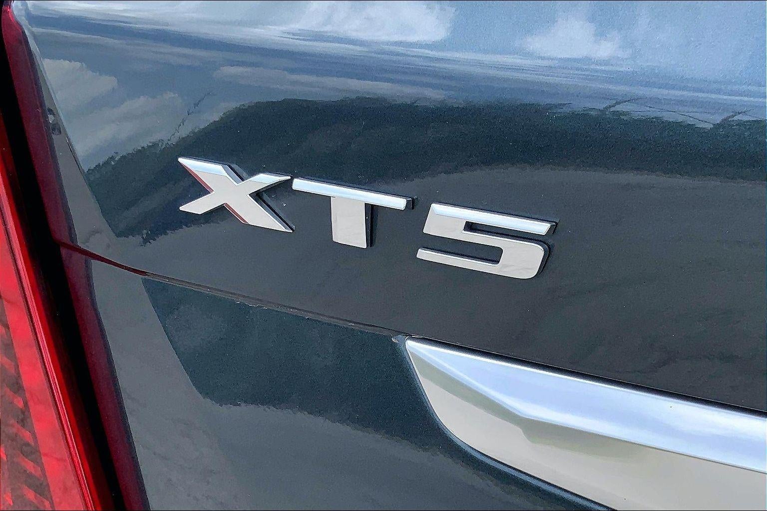 2021 Cadillac XT5 Premium Luxury