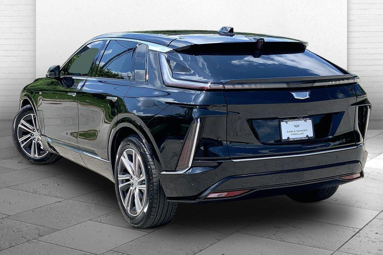 2024 Cadillac LYRIQ Luxury 1