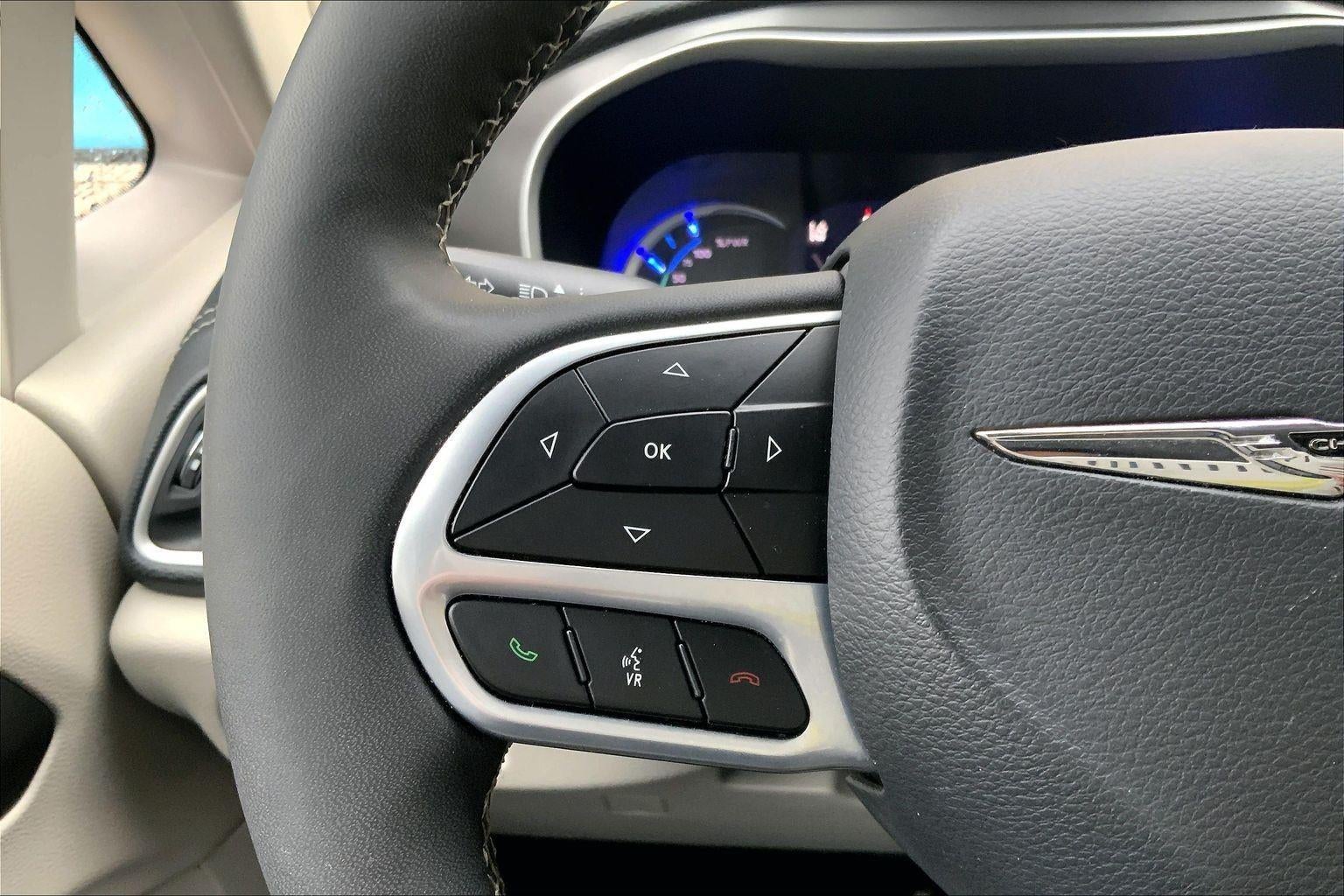 2024 Chrysler Pacifica Hybrid Select