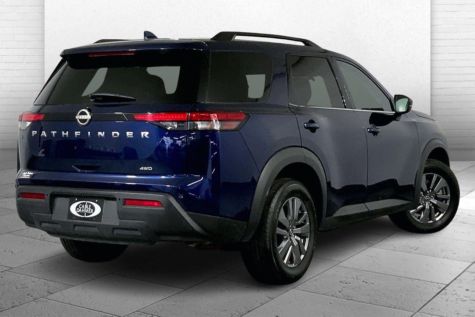 2025 Nissan Pathfinder SV