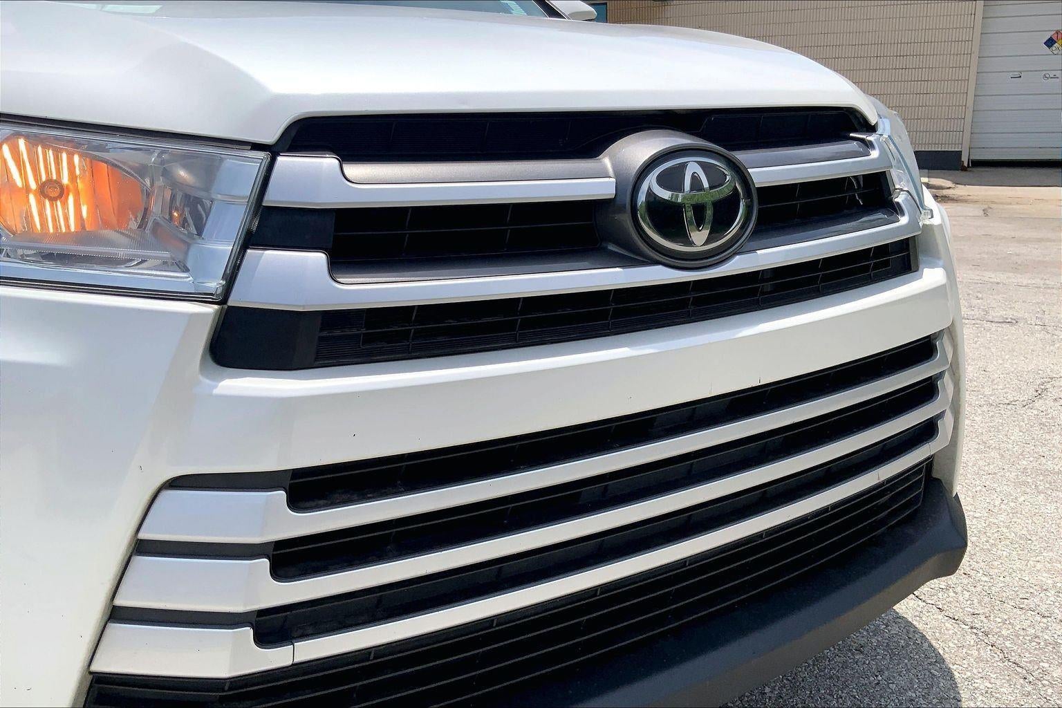 2019 Toyota Highlander LE
