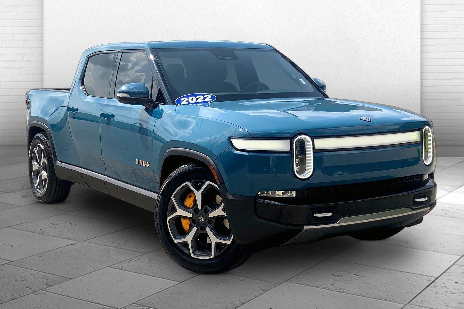 2022 RIVIAN R1T Adventure Package