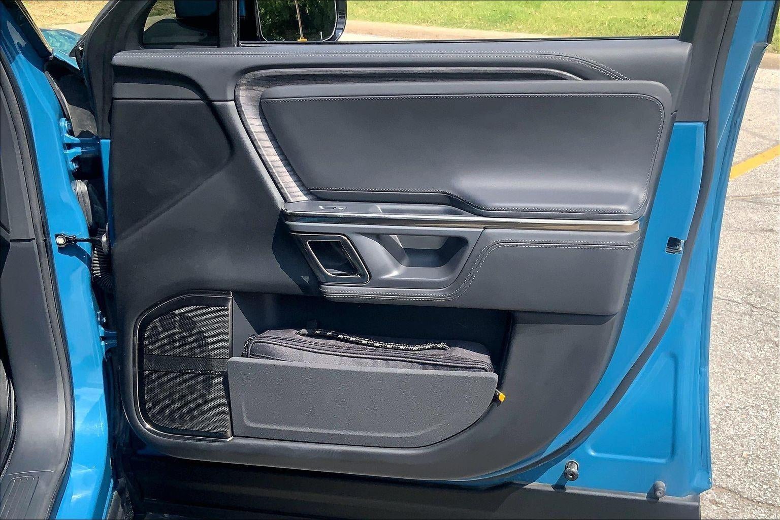 2022 RIVIAN R1T Adventure Package