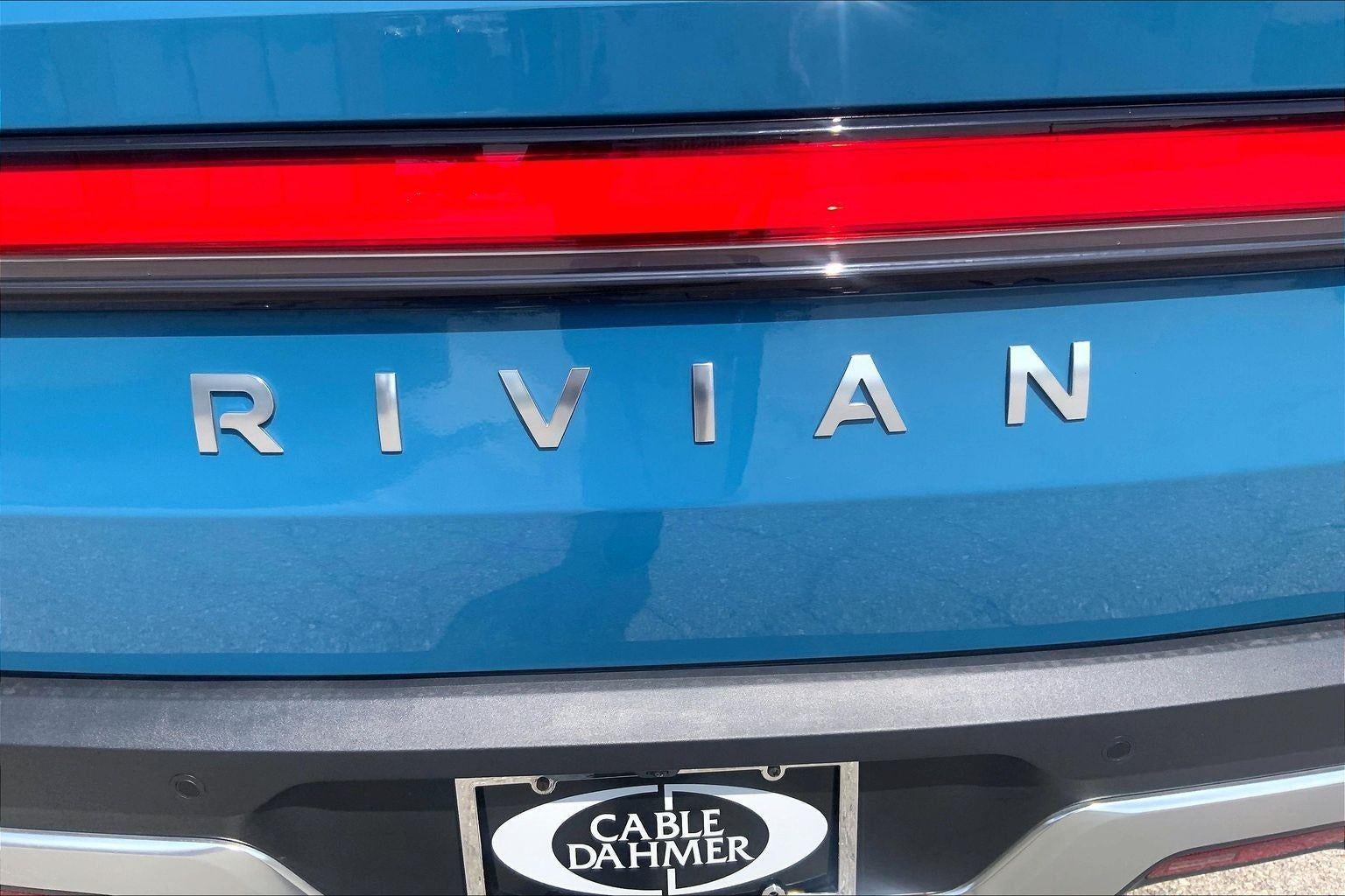 2022 RIVIAN R1T Adventure Package