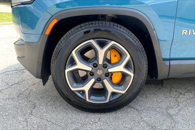 2022 RIVIAN R1T Adventure Package