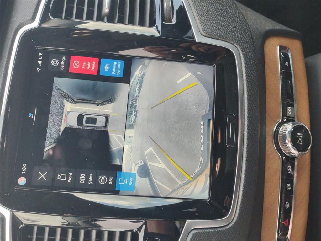 2024 Volvo XC90 Plus Bright Theme