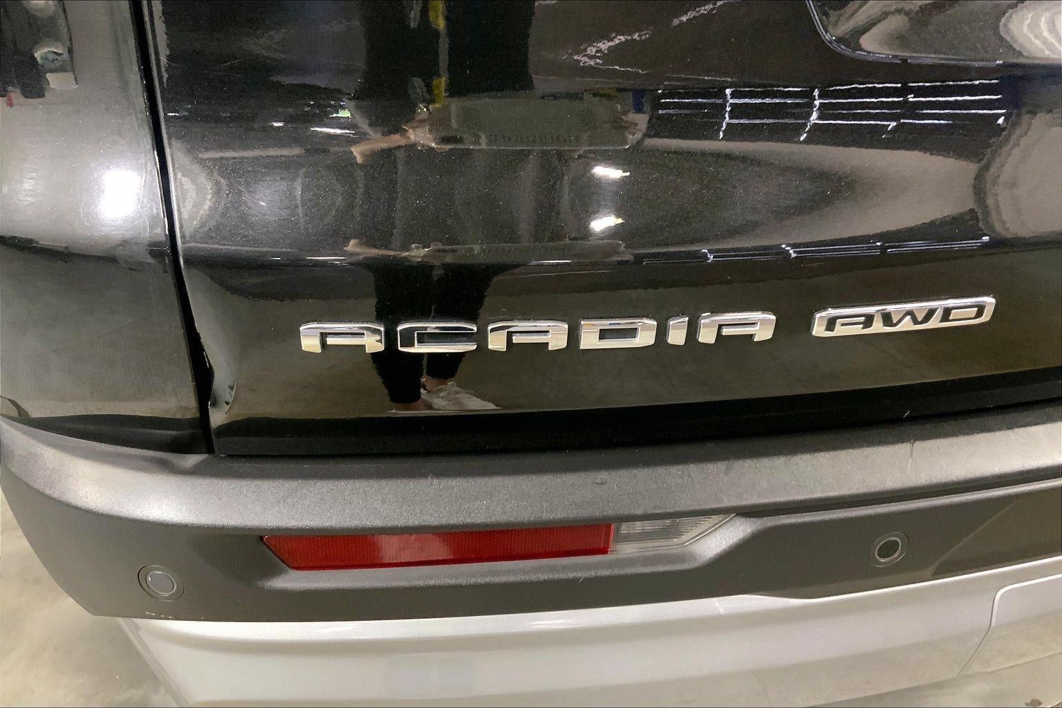 2024 GMC Acadia Elevation