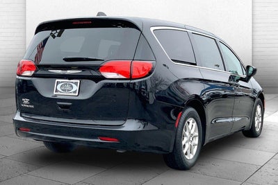 2024 Chrysler Voyager LX