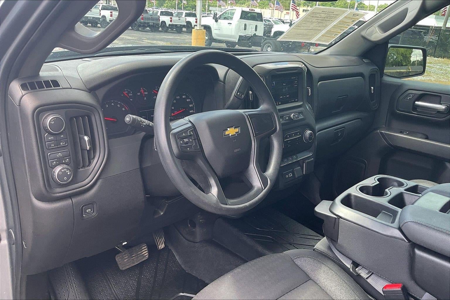 2025 Chevrolet Silverado 1500 Custom