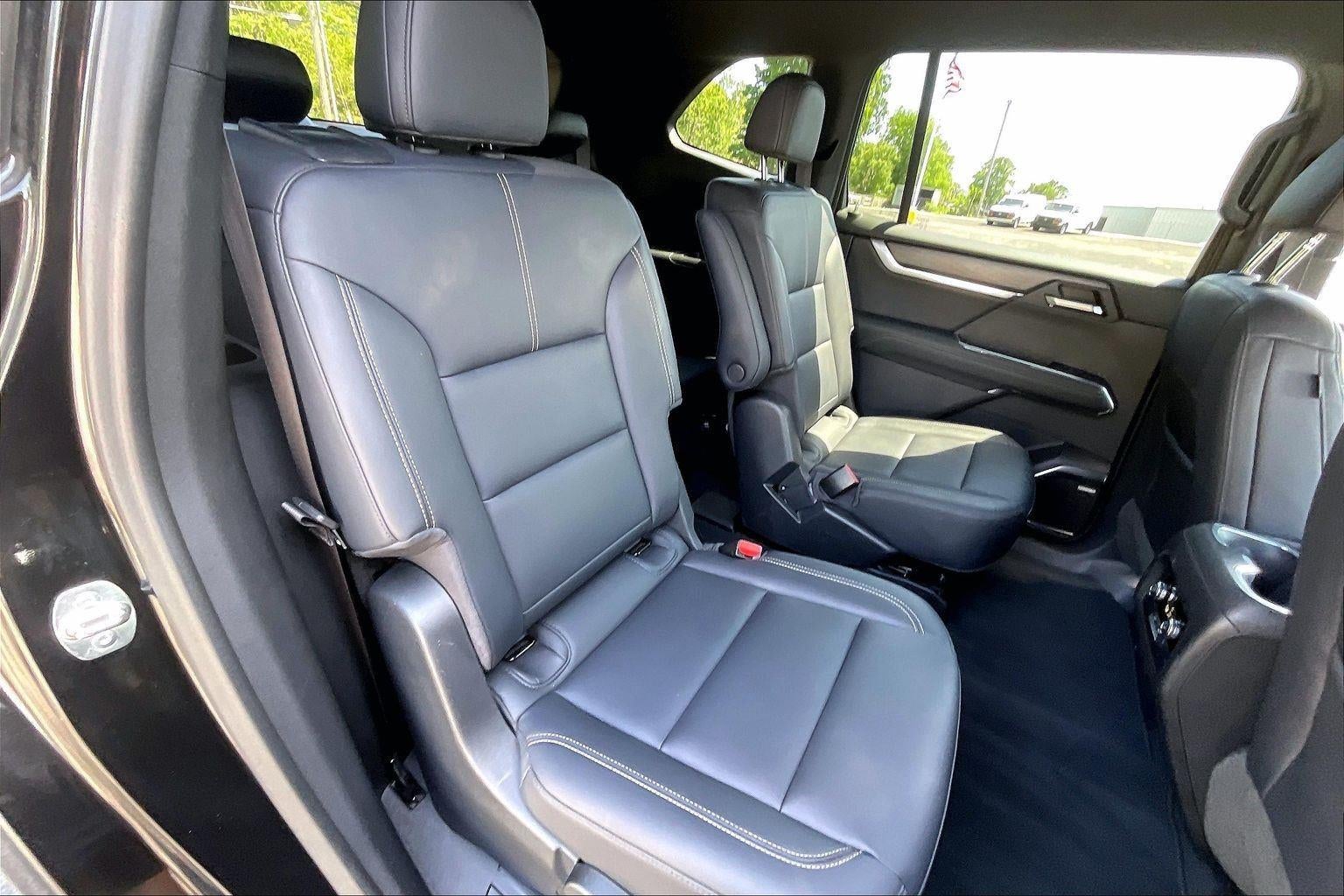 2024 GMC Acadia Elevation