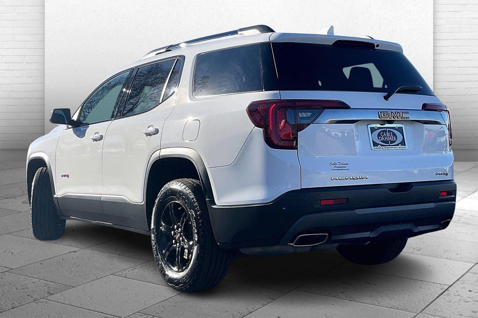 2023 GMC Acadia AT4