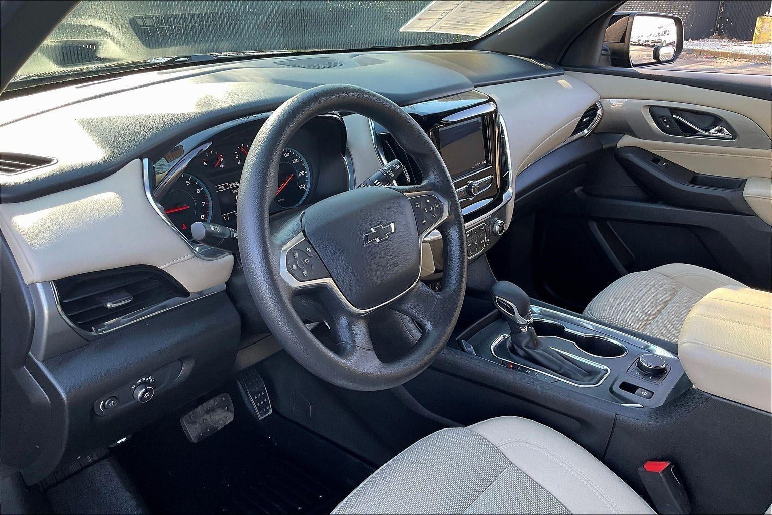 2023 Chevrolet Traverse LS