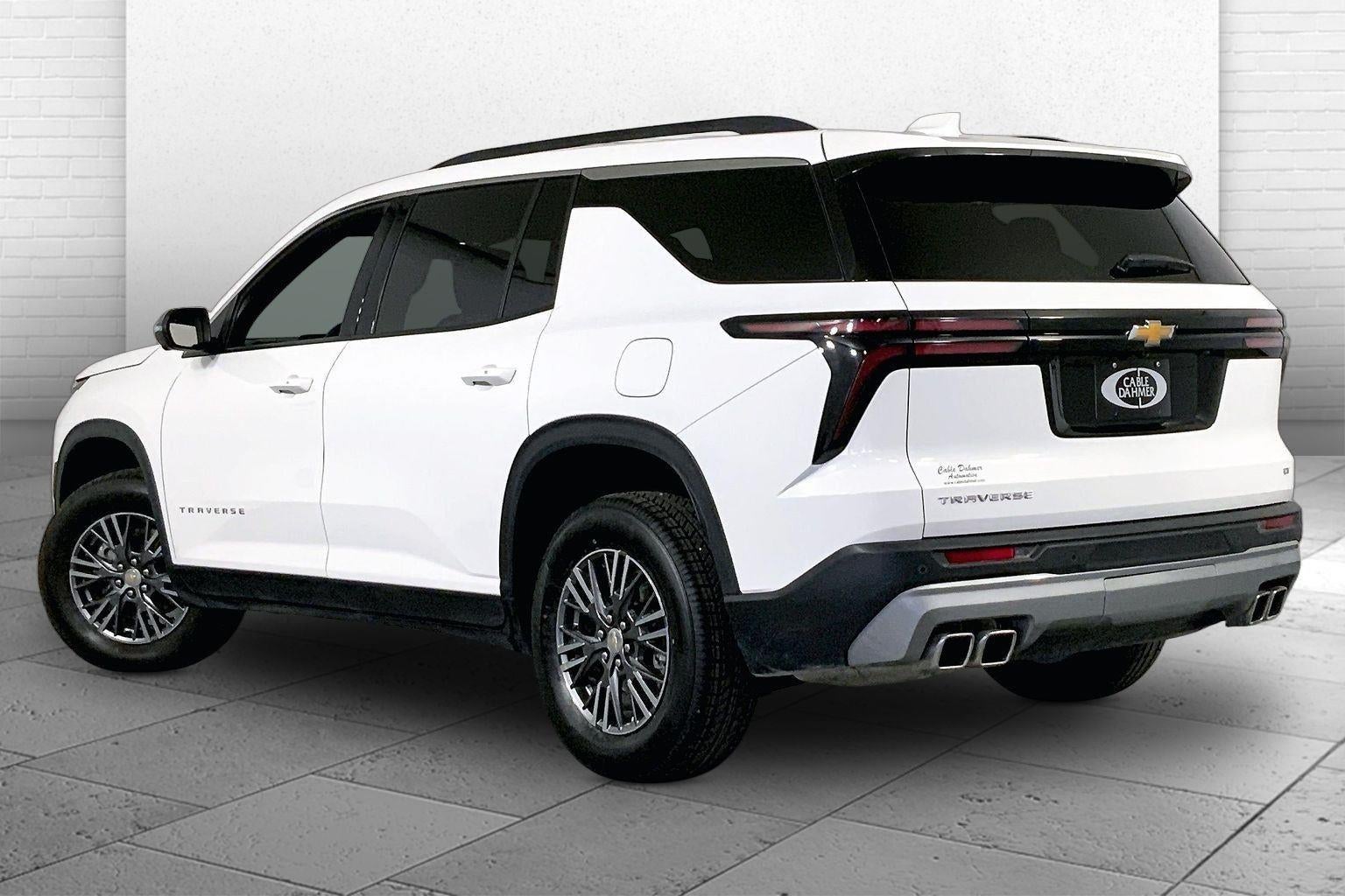 2024 Chevrolet Traverse LT