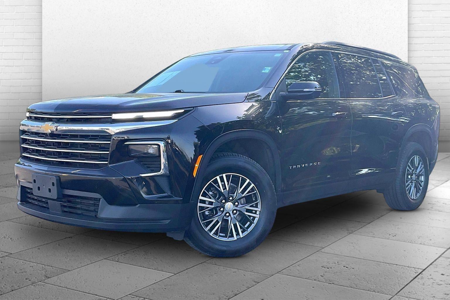 2024 Chevrolet Traverse LT